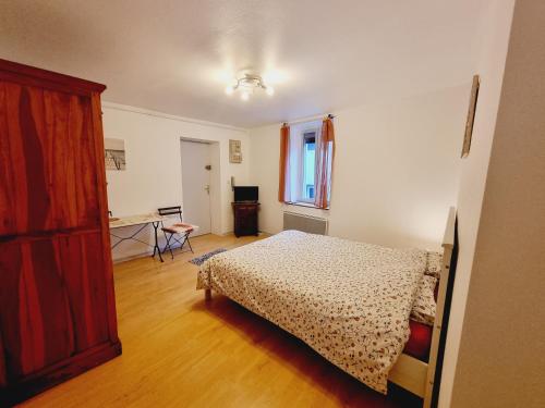 STUDIO CALME 22 m2 CENTRE VILLE NANTUA