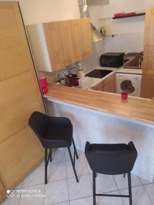 Studio calme et éclairé proche de Nation B