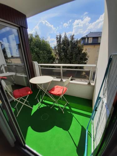 Studio calme rénové parking proche centre et thermes