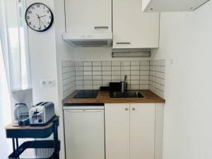 Appartement Studio Cambo-les-Bains, 1 pièce, 2 personnes - FR-1-495-106 Apt Églantine - RDC Gauche Résidence Le Patio - 11 Avenue Bordart 64250 Cambo-les-Bains Aquitaine