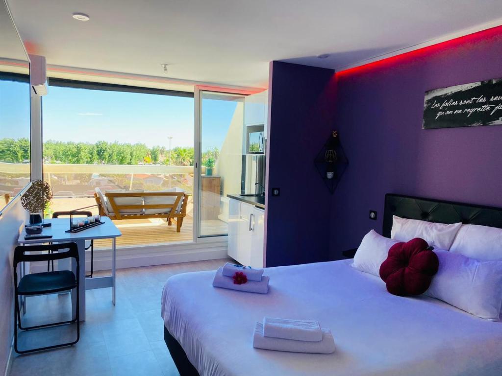 STUDIO CAMP NATURISTE VUE MER, le Gilyves cocooning HELIOPOLIS L 2eme etage 8 Rue des Nereides, 34300 Le Cap d\'Agde