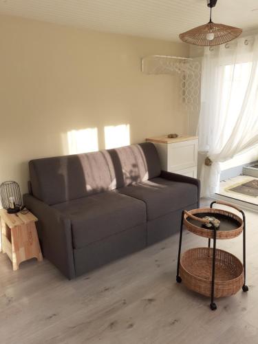 Studio Canapé convertible 2 pers avec jardin et parking clos
