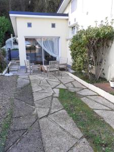 Studio Canapé convertible 2 pers avec jardin et parking clos