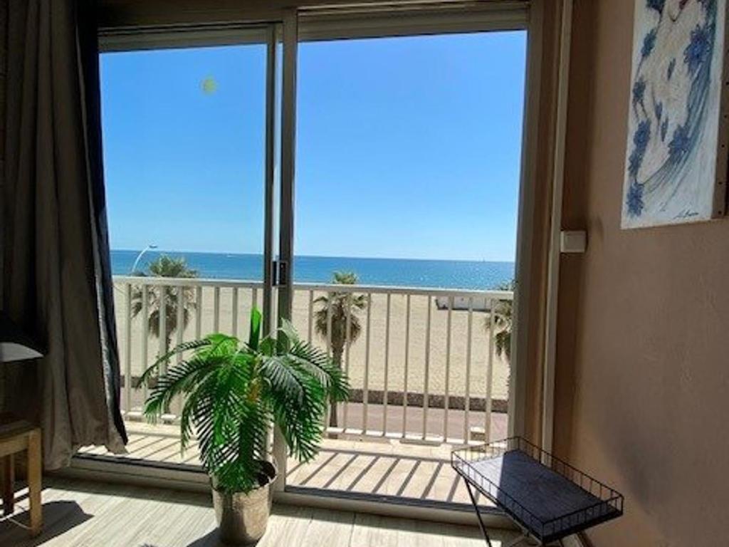 Appartement Studio Canet-Plage, 1 pièce, 2 personnes - FR-1-696-13 7 Avenue de la Côte Vermeille Résidence La Vie Claire Appartement 27 66140 Canet-en-Roussillon