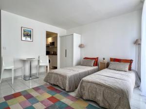 Appartement Studio Cannes Center next to Le Palais 2 Rue Lafayette 06400 Cannes Provence-Alpes-Côte d\'Azur