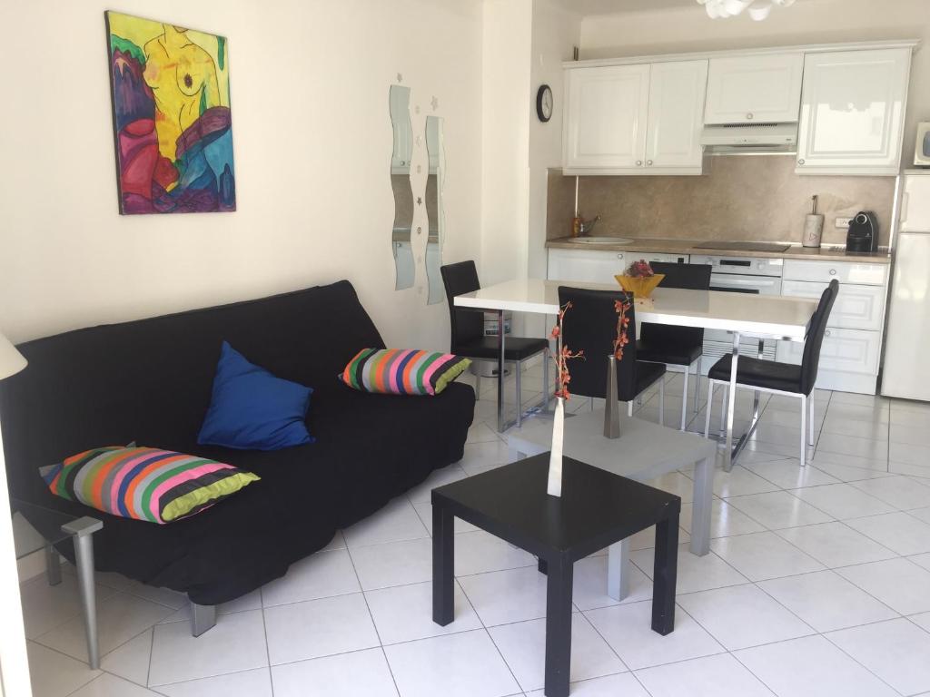 Appartement Studio Cannes la Croisette 3 émé étages 15 Bd du général Vautrin 06400 Cannes