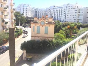 Appartement Studio Cannes la Croisette 3 émé étages 15 Bd du général Vautrin 06400 Cannes Provence-Alpes-Côte d\'Azur