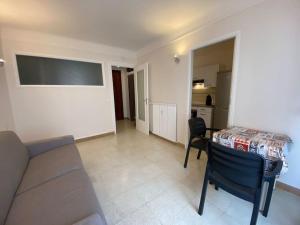 Appartement Studio - Cannes Suquet 82 Rue Georges Clemenceau 06400 Cannes Provence-Alpes-Côte d\'Azur