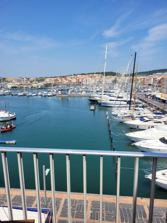 Appartement STUDIO CAP D AGDE VUE PORT 25 Impasse du Globe 34300 Le Cap d\'Agde