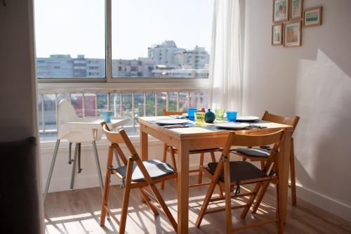 Studio Carnon loggia au soleil et la mer à 2 pas