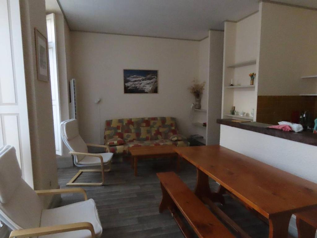 Appartement Studio Cauterets, 1 pièce, 4 personnes - FR-1-234-287 2 boulevard Latapie Flurin 65110 Cauterets