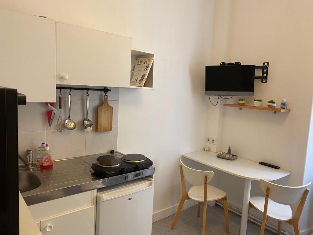 Studio center ville avec ascenseur 3 mins à therme 16 Rue Georges 1er, 73100 Aix-les-Bains
