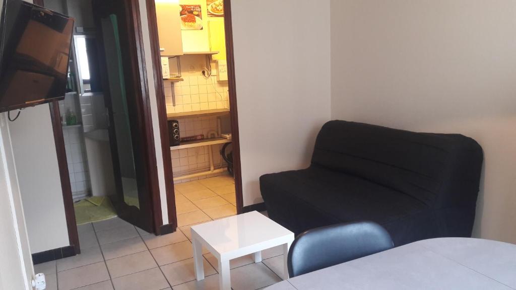 Appartement Studio Centre Auxerre + WIFI+ parking gratuit 2 Rue Emile Lorin 89000 Auxerre