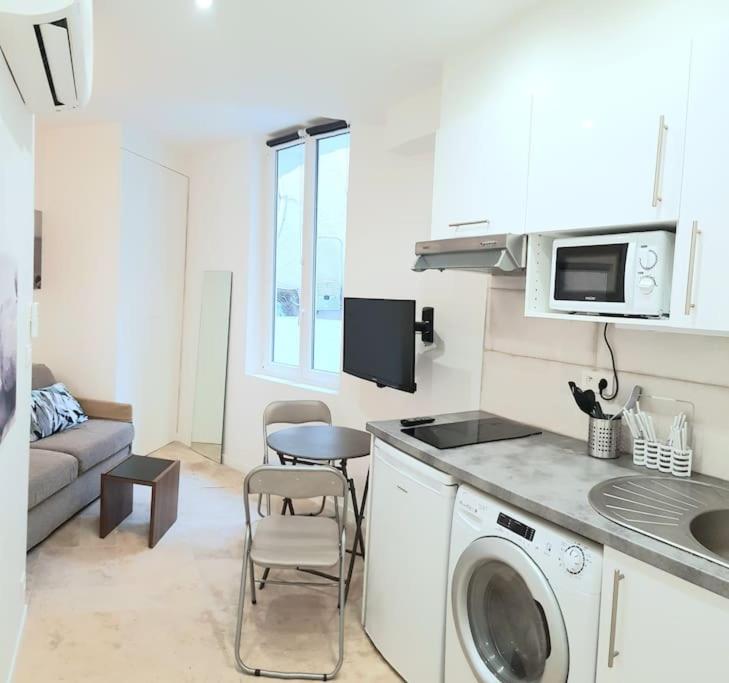 Appartement STUDIO CENTRE CANNES FORVILLE 64 Rue Meynadier 06400 Cannes