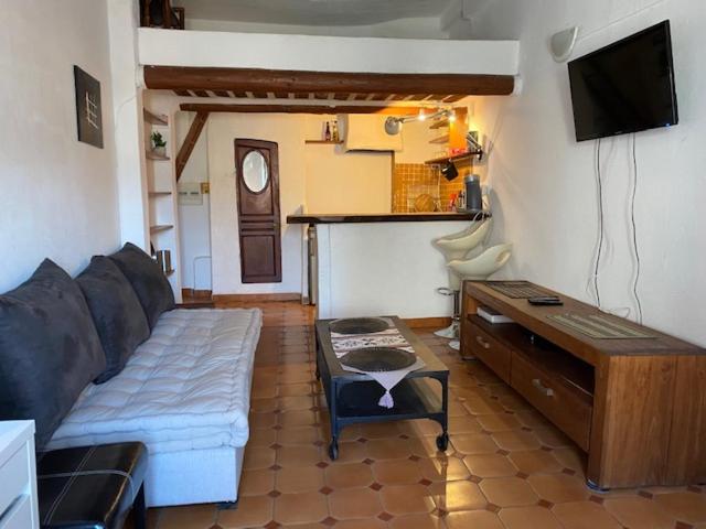 Studio Centre du Vieil Antibes 2ème étage 22 Rue Thuret, 06600 Antibes