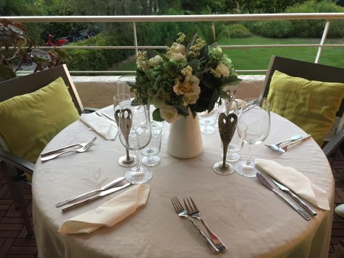 Studio centre Saint Tropez parking piscine wifi vue mer