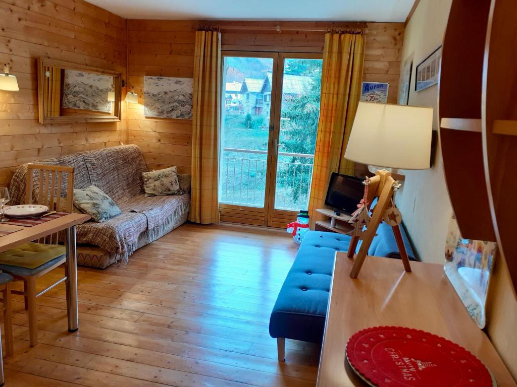 Appartement Studio centre station AURON 4 personnes WIFI Résidence Le Savoie Boulevard Georges Pompidou 06660 Auron