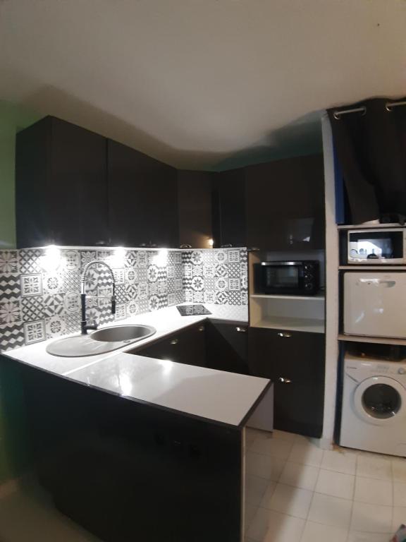Studio Centre - Terrasse WIFI & Parking GRATUIT 34090 Montpellier