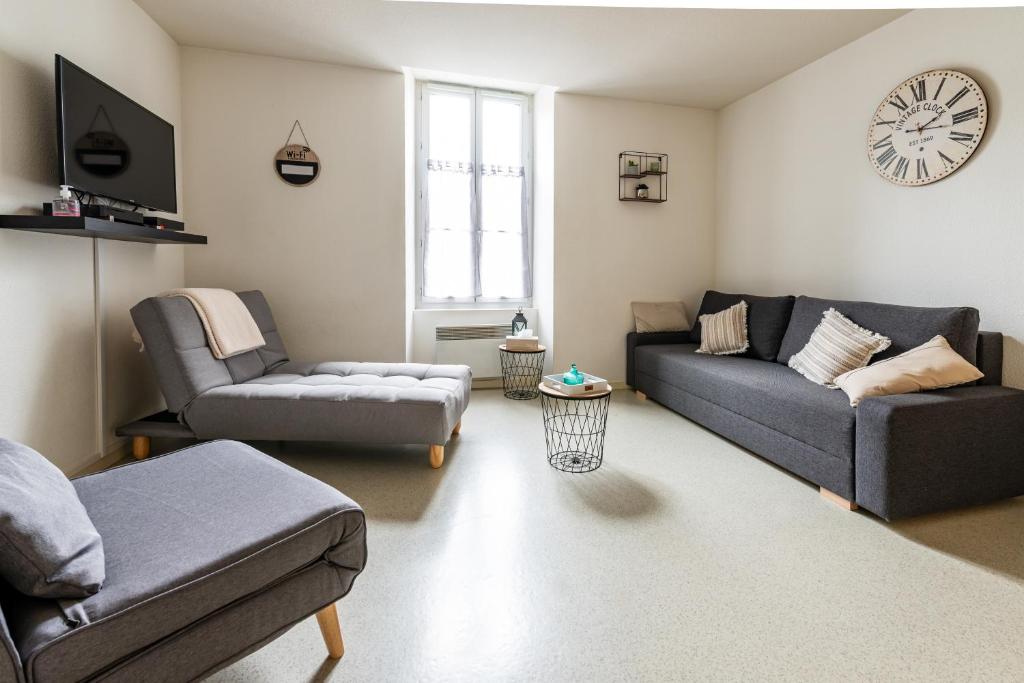 Appartement Studio centre ville avec parking privé 40 Rue de Roussel 49300 Cholet