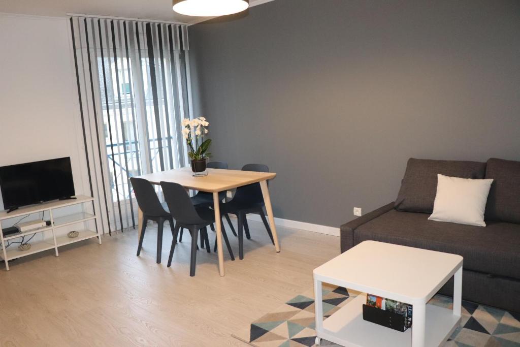 Appartement STUDIO CENTRE VILLE COMPIÈGNE résidence cour du roi ,2 eme étage,appartement 23 12 Rue des Bonnetiers 60200 Compiègne