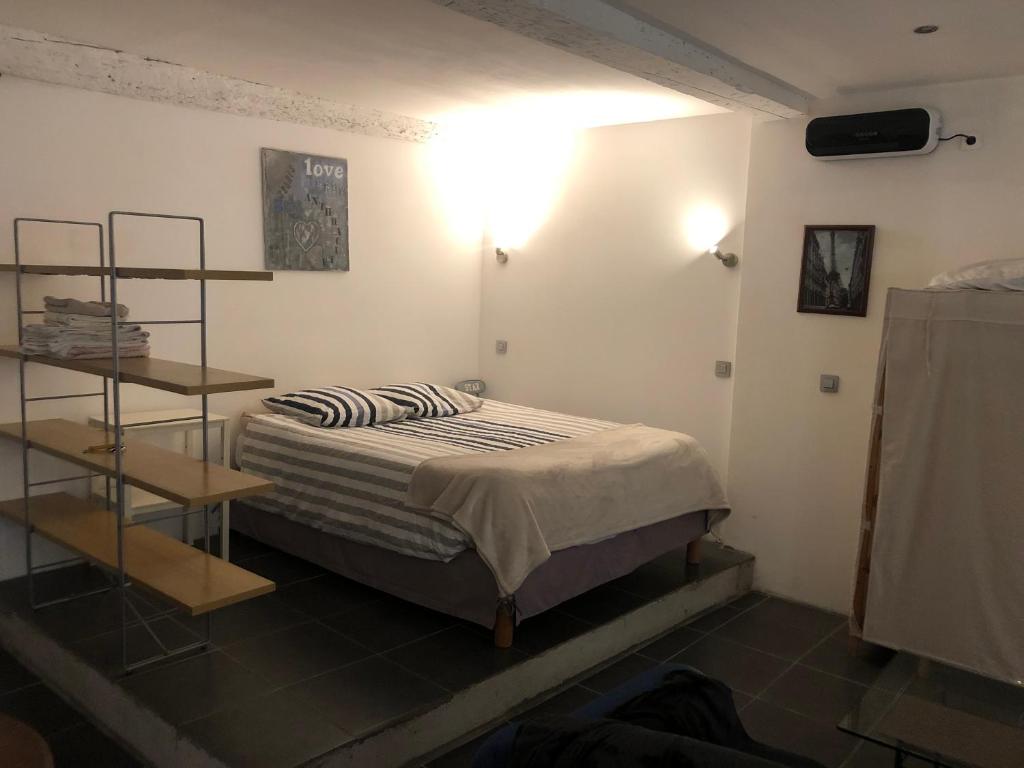 Appartement Studio centre ville proche gare avec cour privée 58 Rue de la Liberté 11000 Carcassonne