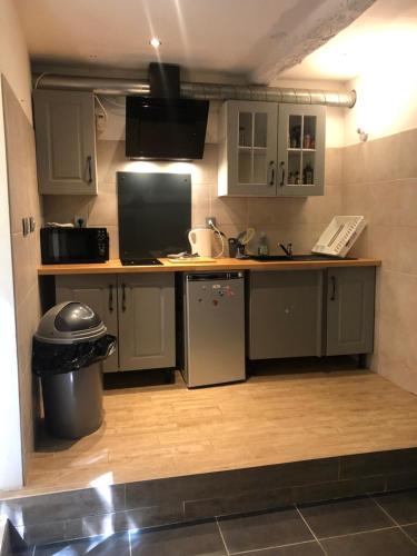 Studio centre ville proche gare avec cour privée