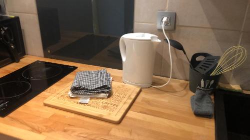 Studio centre ville proche gare avec cour privée