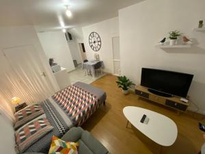 Appartement Studio chaleureux Centre Ville 37 Rue Jean Jaurès 24160 Excideuil Aquitaine