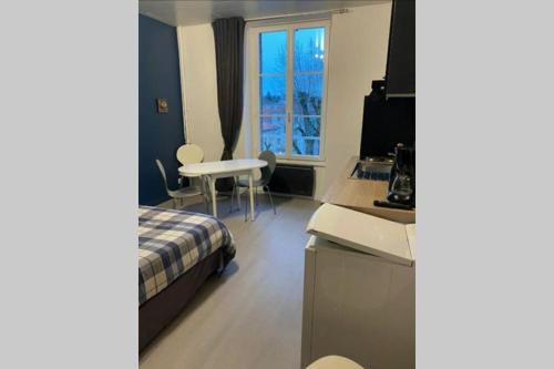 studio chaleureux dans l ancien hotel continental
