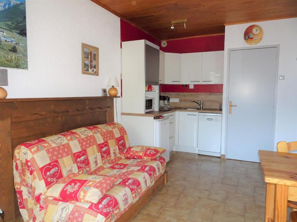 Appartement Studio Champagny-en-Vanoise, 1 pièce, 4 personnes - FR-1-464-115 RÃ©sidence Flor'Alpes - La Roue - 73350 Champagny-en-Vanoise