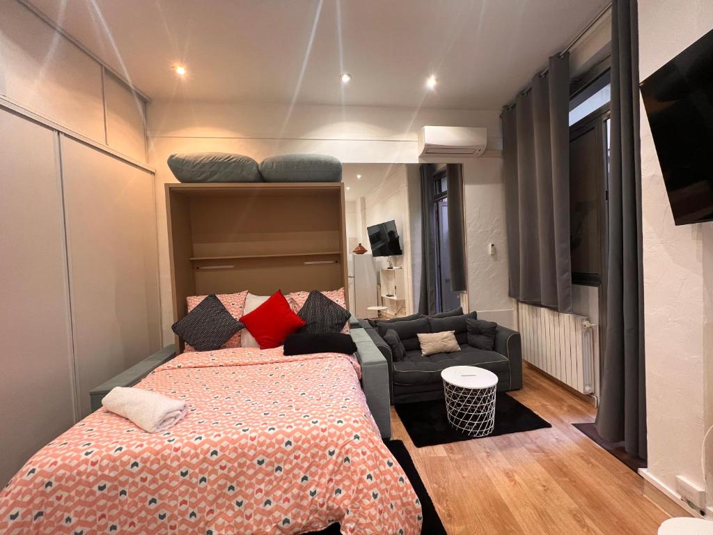 Studio Champs-Élysées - HALA PARIS 32 Avenue de Friedland, 75008 Paris