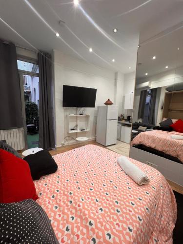 Studio Champs-Élysées - HALA PARIS