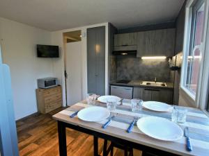 Appartement Studio Chamrousse, 1 pièce, 3 personnes - FR-1-549-12 319 Rue des Chardons Bleus ROCHE BERANGER 38410 Chamrousse Rhône-Alpes