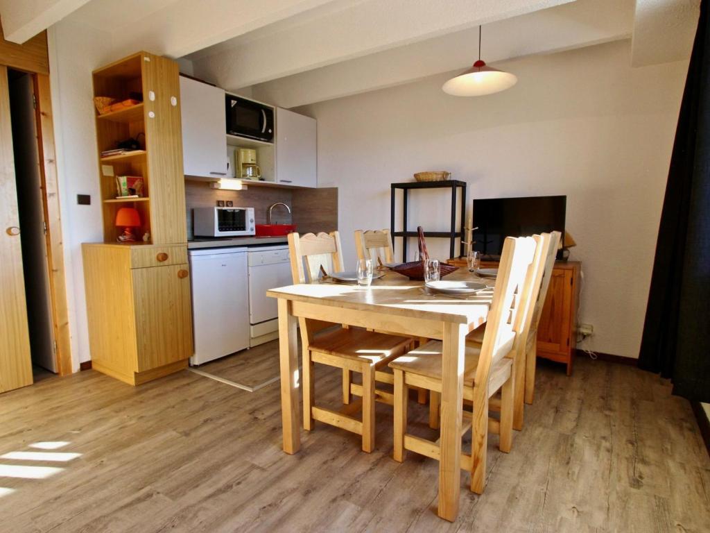 Appartement Studio Chamrousse, 1 pièce, 4 personnes - FR-1-340-122 12 Place Du Vernon -  - 38410 Chamrousse