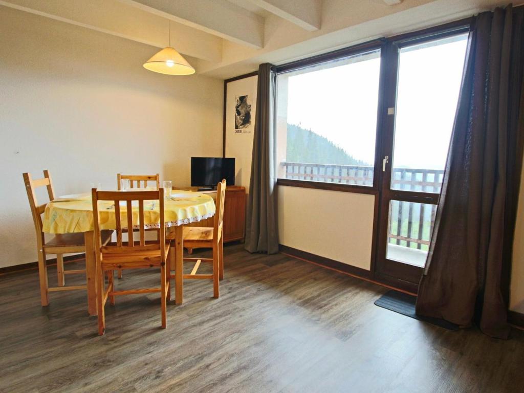 Appartement Studio Chamrousse, 1 pièce, 4 personnes - FR-1-340-153 12 Place Du Vernon -  - 38410 Chamrousse