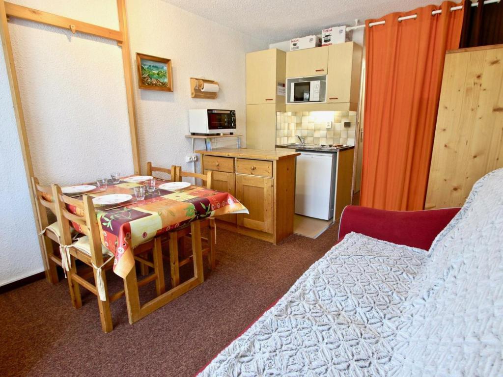 Appartement Studio Chamrousse, 1 pièce, 4 personnes - FR-1-340-34 12 Place Du Vernon -  - 38410 Chamrousse