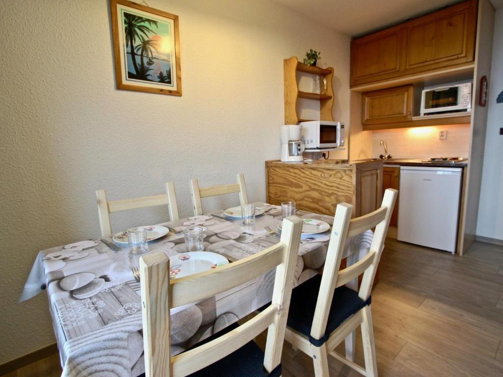 Appartement Studio Chamrousse, 1 pièce, 4 personnes - FR-1-340-61 12 Place Du Vernon -  - 38410 Chamrousse