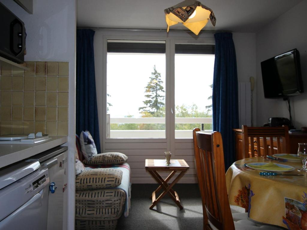 Appartement Studio Chamrousse, 1 pièce, 4 personnes - FR-1-549-62 394 Rue des chardons bleus ROCHE BERANGER 38410 Chamrousse