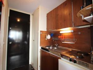 Appartement Studio Chamrousse, 1 pièce, 4 personnes - FR-1-549-75 319 Rue des Chardons Bleus ROCHE BERANGER 38410 Chamrousse Rhône-Alpes