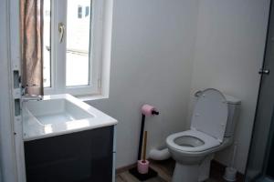 Studio Charmant Confortable Centre Ville Louviers