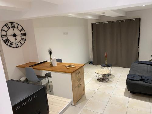 Studio charmant proche de tous commerces, parkings
