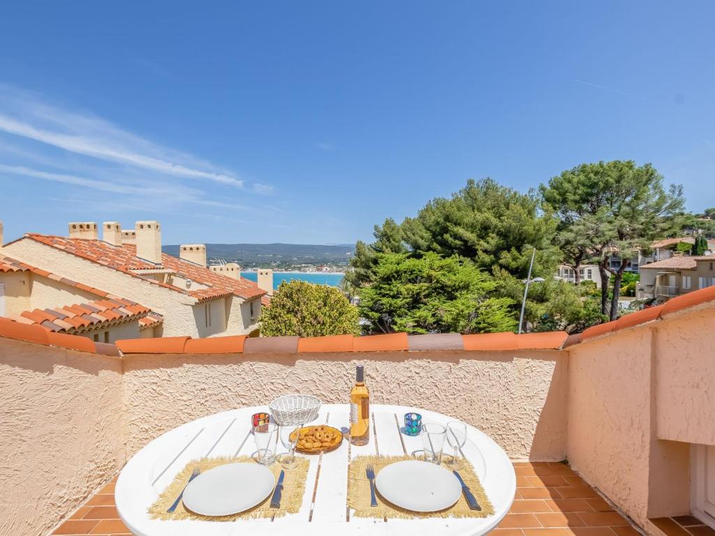 Appartement Studio Château de la Madrague-8  83270 Saint-Cyr-sur-Mer