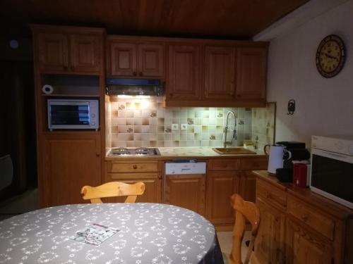 Studio Châtel, 1 pièce, 4 personnes - FR-1-200-207