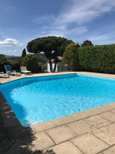 Studio classé 3 étoiles de 36 m2, indépendant dans villa avec piscine