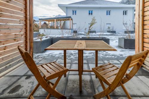 Studio Classified 2 stars with tennis court and near the lake