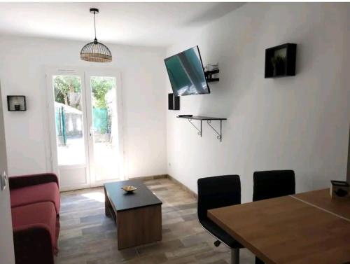 Studio clim reversible et jardin privatif au MOURILLON