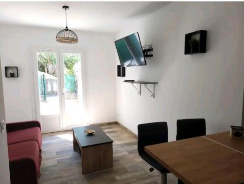 Appartement Studio clim reversible et jardin privatif au MOURILLON 160 Rue Louis Henseling 83000 Toulon Provence-Alpes-Côte d\'Azur