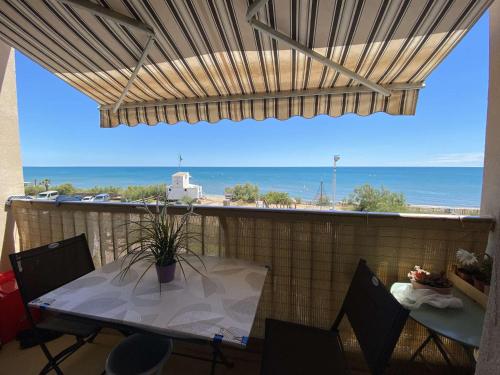 Studio climatise 2 couchages, Wifi, VUE MER directement à PORTIRAGNES PLAGE LXBFM10
