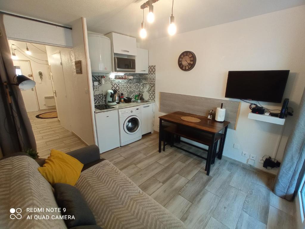 studio climatisé, 50 m de la prom, Wifi 52 Avenue de la Californie, 06200 Nice