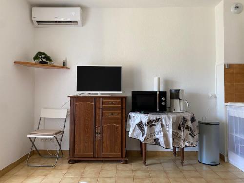 studio climatisé avec parking